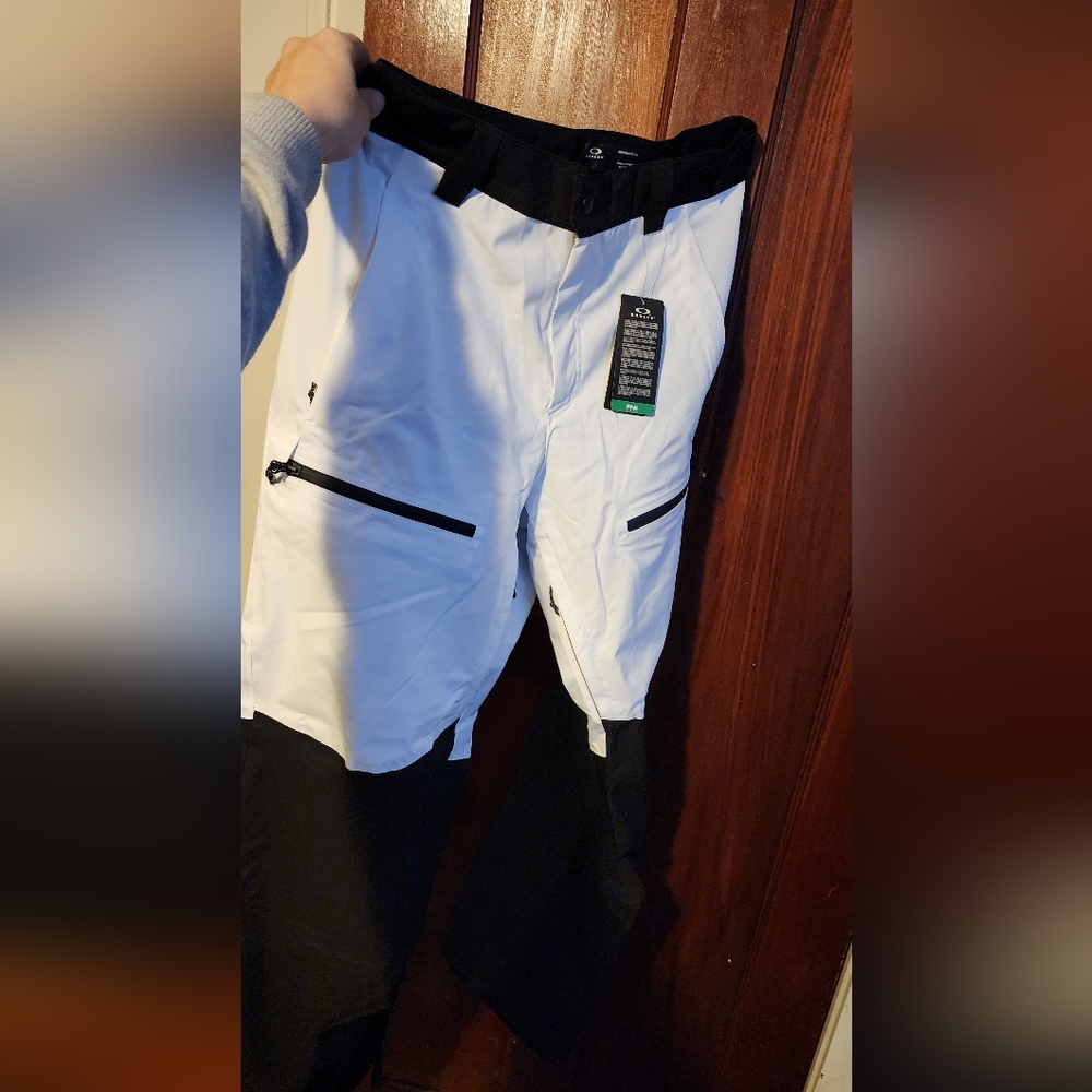 Men's medium oakley Lined Shell pant 2.0
